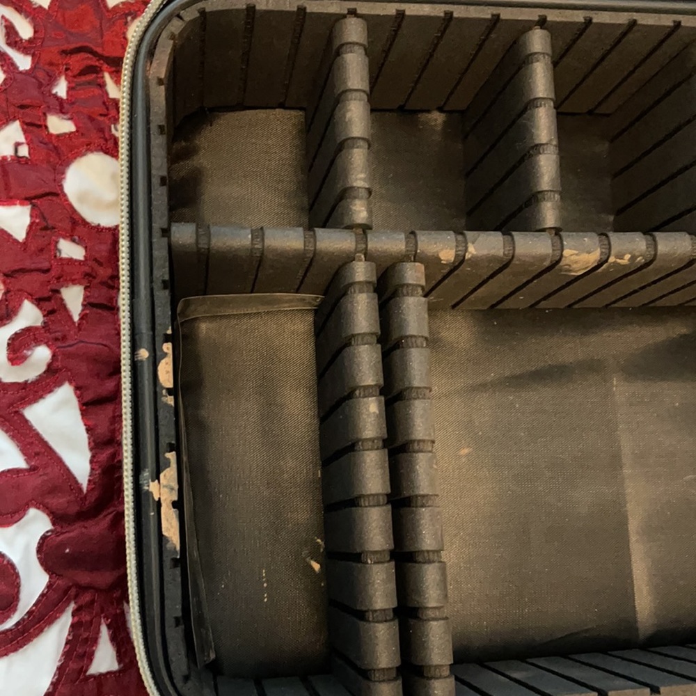 Makeup bag - Picture 2 of 4